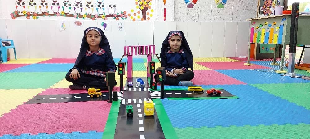 پیش دبستانی دخترانه و پسرانه آریا
